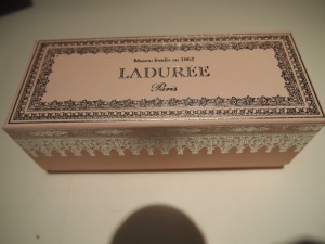 Pretty Ladurée box
